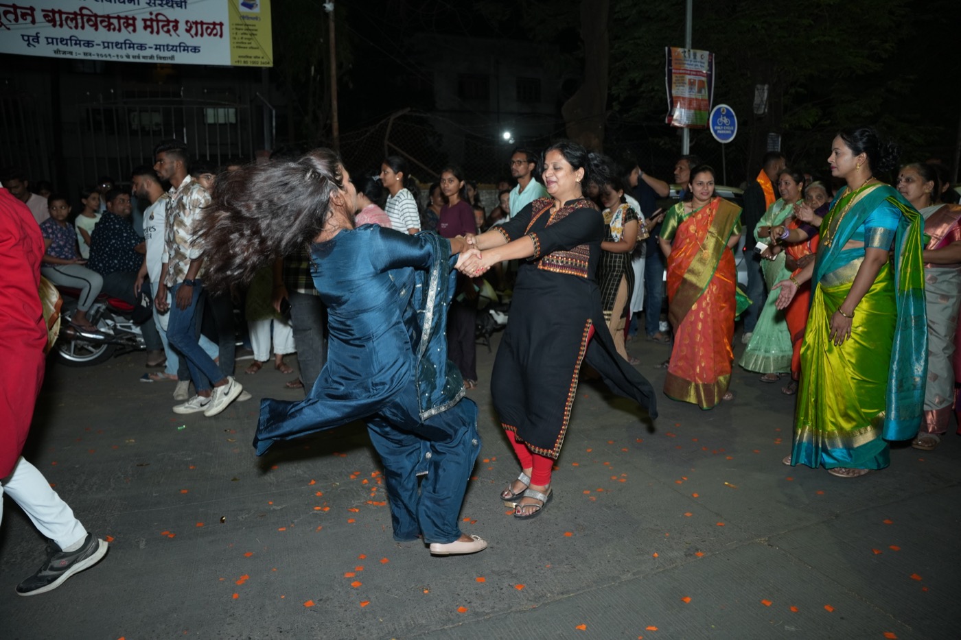 Women dancing during Shobha Yatra